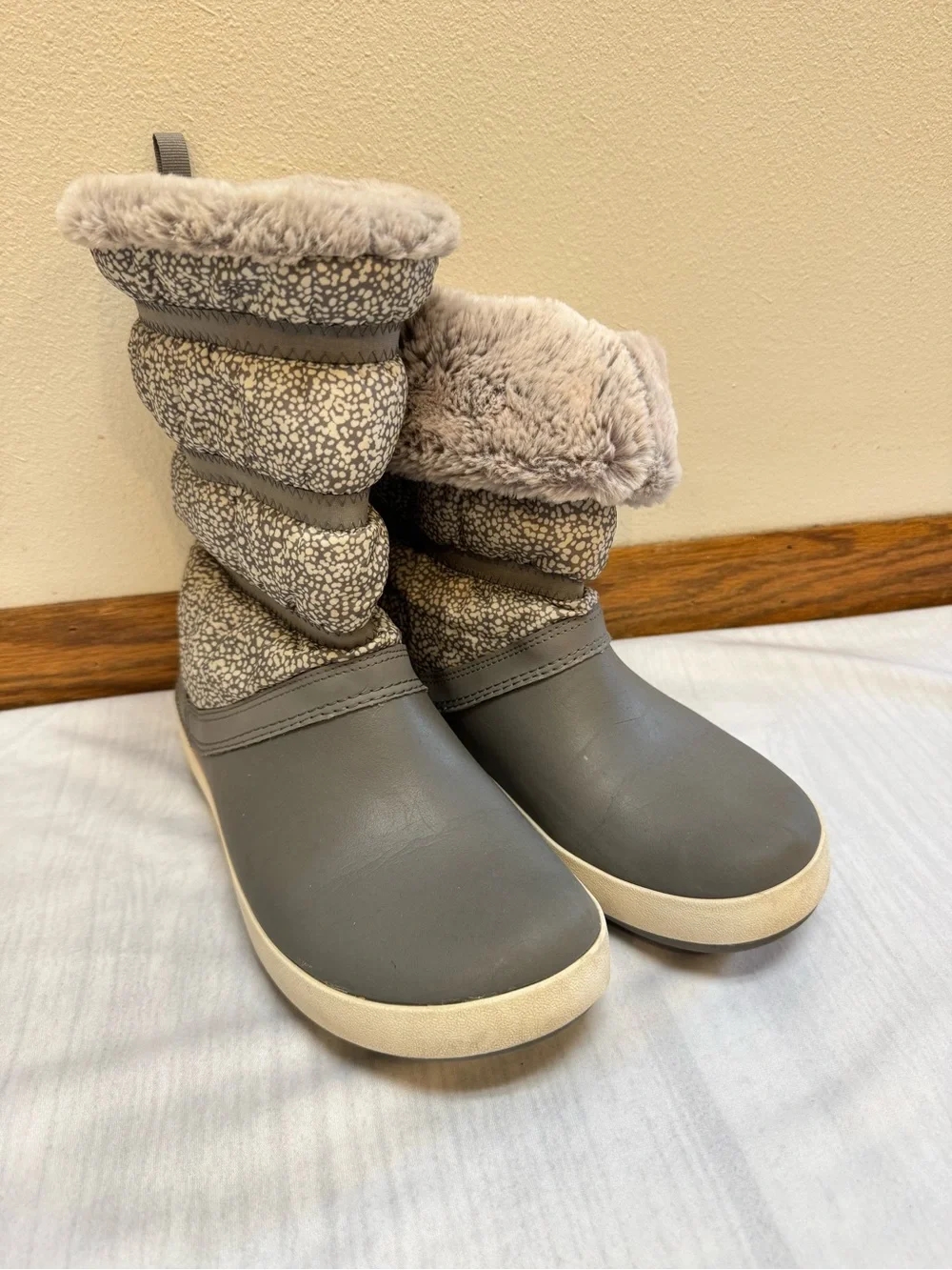 Crocs Crocband Gray Faux Fur Lining Winter Snow Boots Size 10